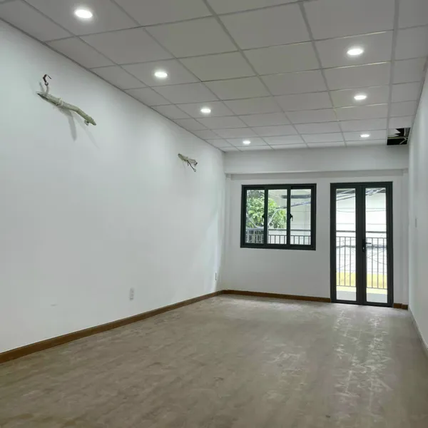 Cho thuê nhà  hẻm kinh doanh 207 đường 3-2 ,P11, Quận 10