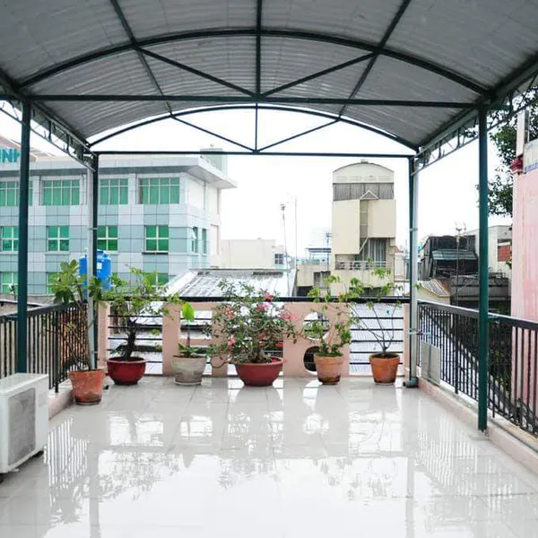 Cho thuê nhà  hẻm xe hơi 136 Trần Quang Diệu, Quận 3