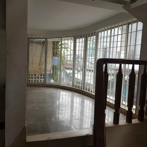 Cho thuê nhà (6,5m  x 12m) hẻm xe hơi  207 đường 3-2  Quận 10