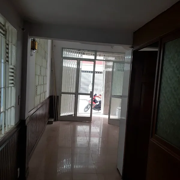 Cho thuê nhà (6,5m  x 12m) hẻm xe hơi  207 đường 3-2  Quận 10
