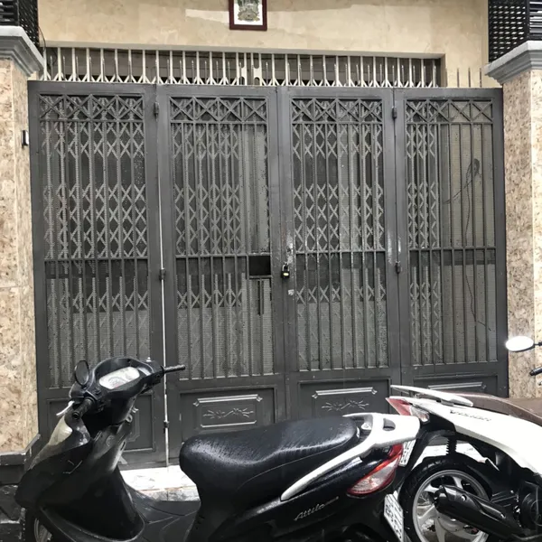 Cho thuê nhà hẻm xe hơi 149 Lê Thị Riêng, Q1