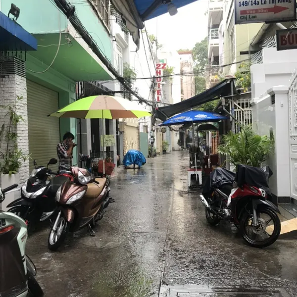 Cho thuê nhà hẻm xe hơi 149 Lê Thị Riêng, Q1