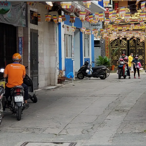 Cho thuê nhà hẻm xe hơi 141/ Bàn Cờ Quận 3
