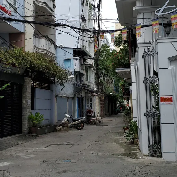 Cho thuê nhà hẻm xe hơi 141/ Bàn Cờ Quận 3