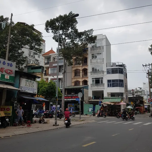 Cho thuê Nhà mặt tiền đường Trần Bình Trọng, P.4, Quận 5.