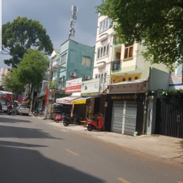 Cho thuê nhà mặt tiền đường Nguyễn Duy Dương, Quận 10