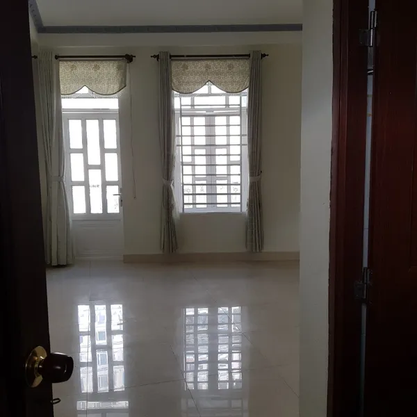 Cho thuê Nhà mặt tiền đường Trần Bình Trọng, Quận 5