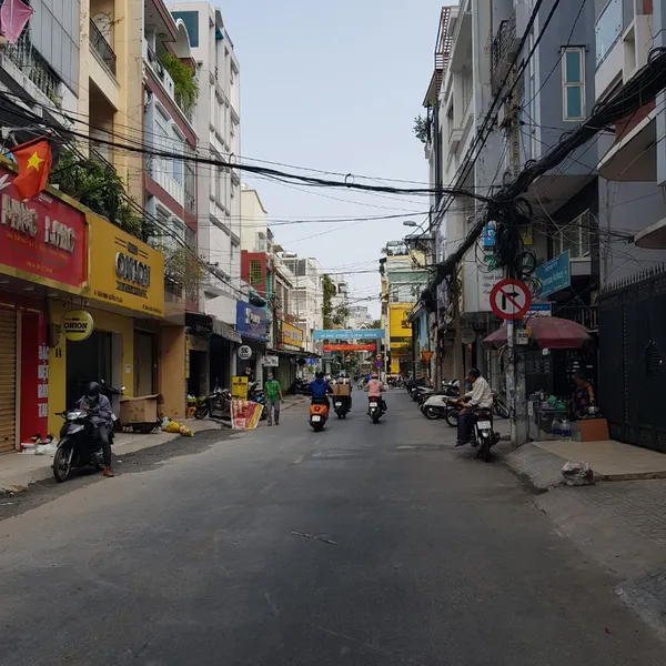 Cho thuê nhà mặt tiền đường Trần Minh Quyền, P11, Quận 10