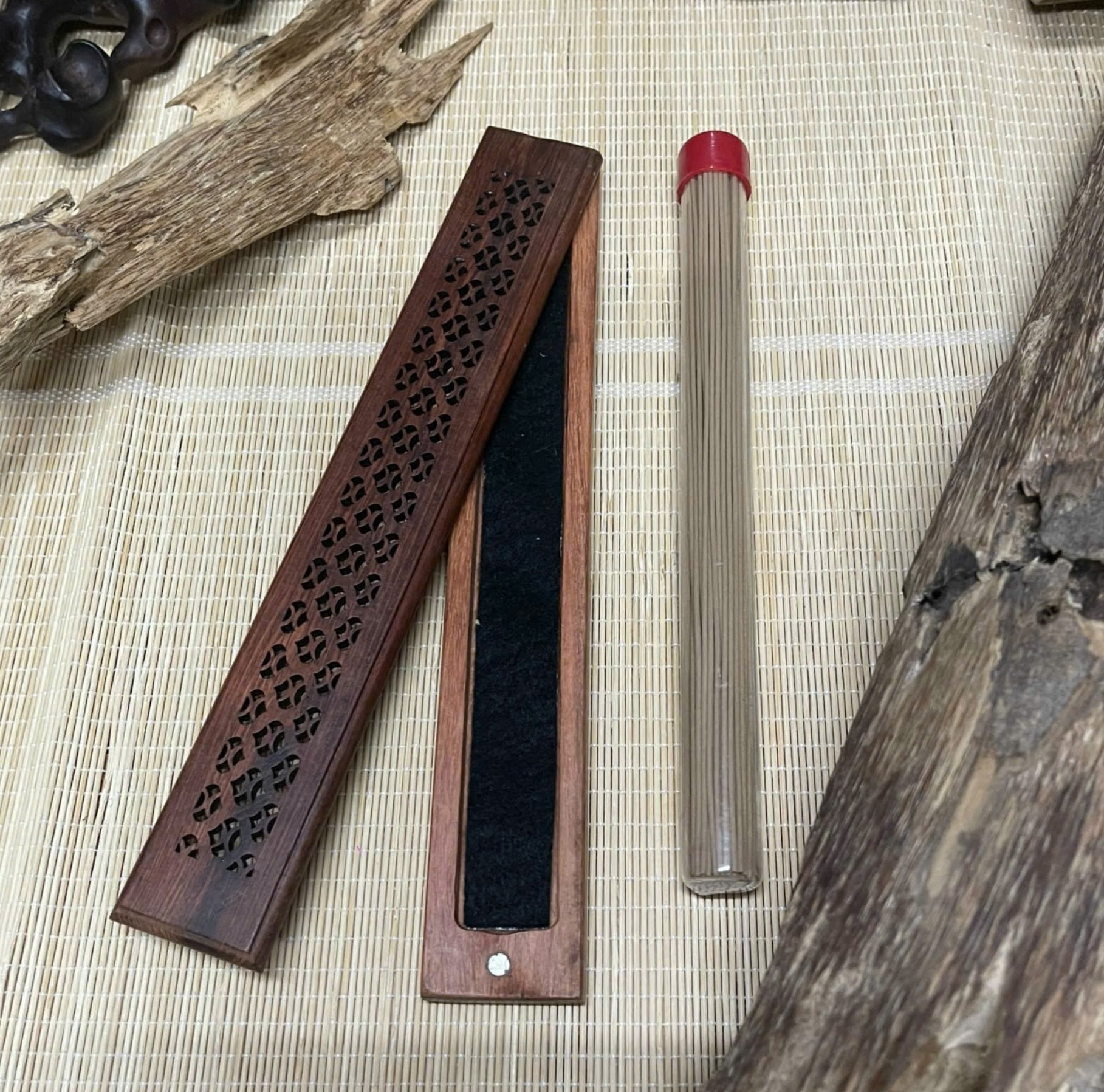 Nhang Trầm Không Tăm