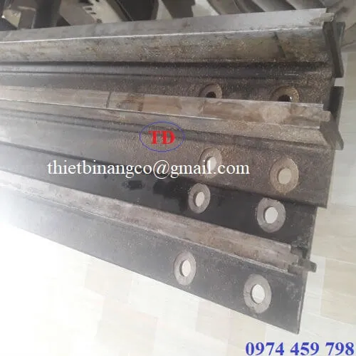 Ray dẫn hướng thang máy