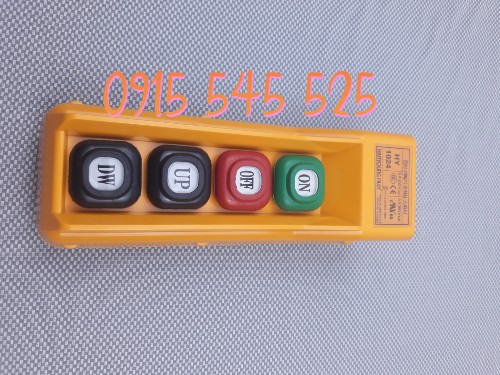 tay-bam-dieu-khien-cau-truc-4-nut tay-bam-dieu-khien-cau-truc-4-nut