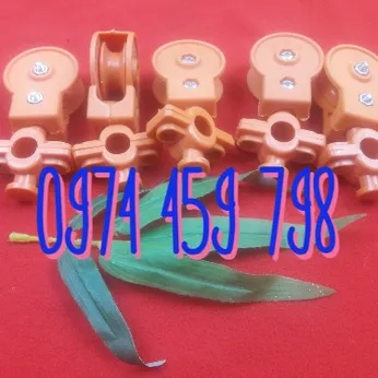 Ròng rọc treo dây điện bằng nhựa