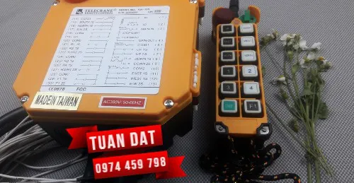 Điều khiển từ xa F24-12D là gì?