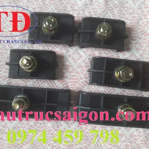 Bách kẹp ray điện cầu trục 6P