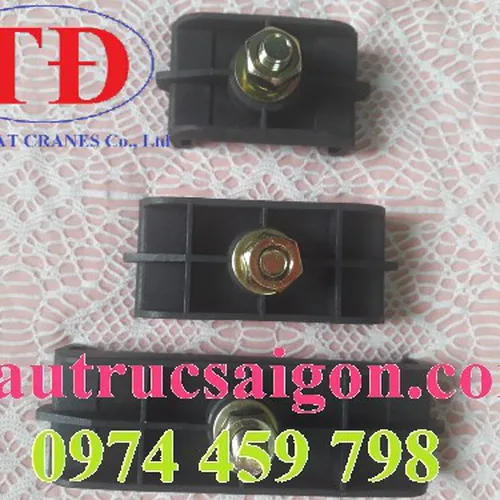 Kẹp ray dẫn điện cầu trục 3P