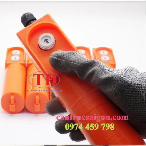Tay bấm điều khiển cho tời nâng hàng