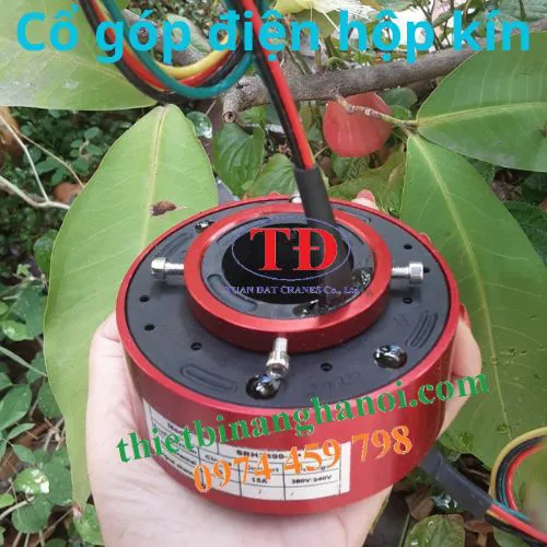 Cổ góp điện 3 pha hộp kín