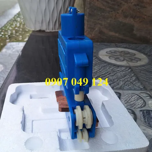 Chổi điện hộp kín JD-4-100A