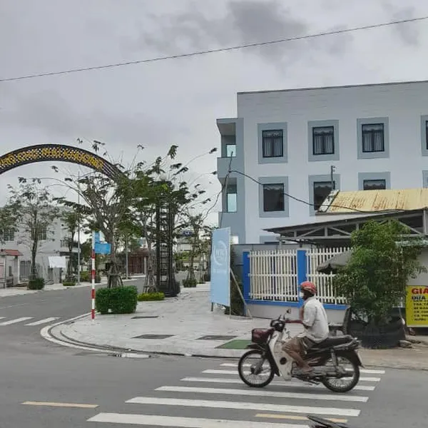 [692] BÁN NHÀ MẶT TIỀN ĐƯỜNG NGUYỄN HUỆ TP BẾN TRE. {ĐỐI DIỆN VỚI PHỐ CHỢ PHÚ KHƯƠNG}