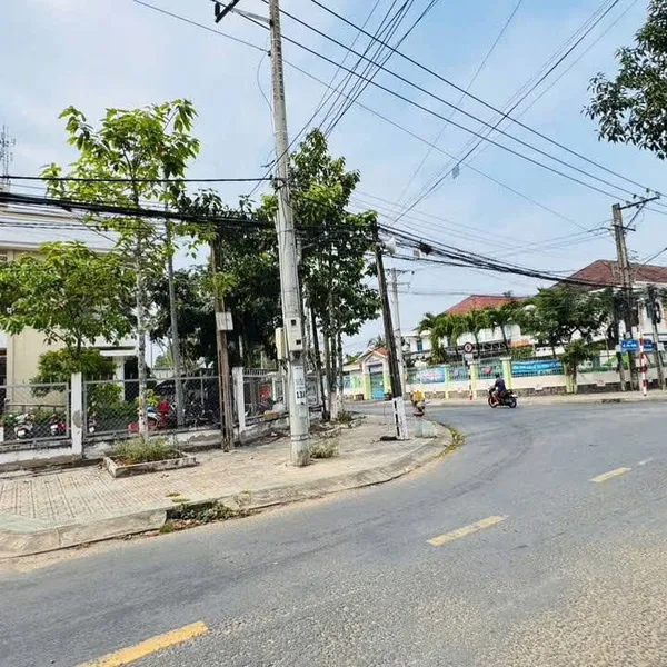 [6-13] TTC 🔥🔥Nền 302m2 có 180m thổ cư cách UBND Phường Bến Tre đúng 300m.