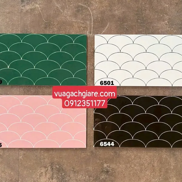 Gạch Men 30x60 Ốp Tường Trang Trí vảy cá màu đen 6544