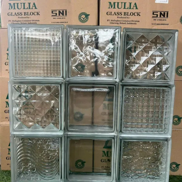 Gạch Kính Lấy Sáng 19x19x9 ốp dán trang trí bọt biển