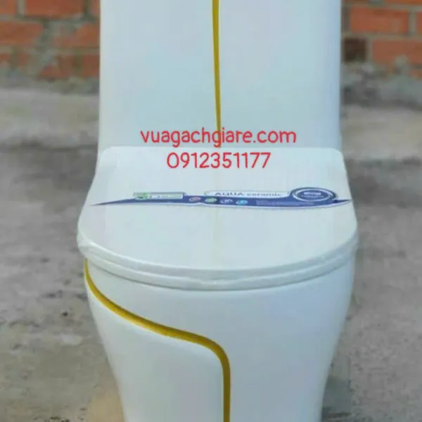 Bồn Cầu Liền Khối Giá Rẻ màu trắng