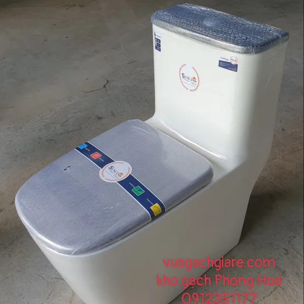 Bồn Cầu Liền Khối Sunland ITALY đen trắng SL - C012
