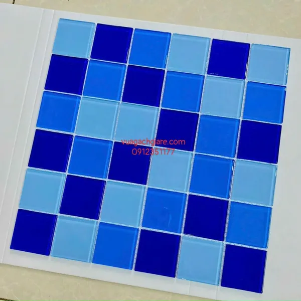 Gạch Mosaic Thuỷ Tinh Giá Rẻ xanh dương đậm nhạt