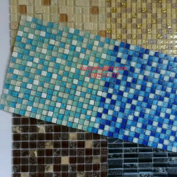 Gạch Mosaic Thuỷ Tinh Giá Rẻ xanh trắng
