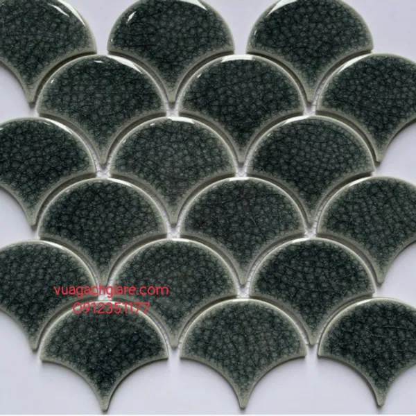 Gạch Mosaic Thuỷ Tinh Vỉ 30x30 vảy cá màu đen men rạn