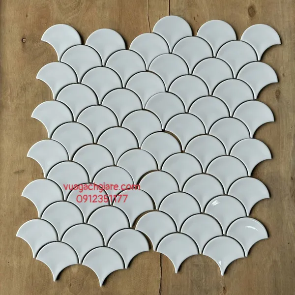 Gạch Mosaic Thuỷ Tinh Vỉ 30x30 vảy cá màu trắng
