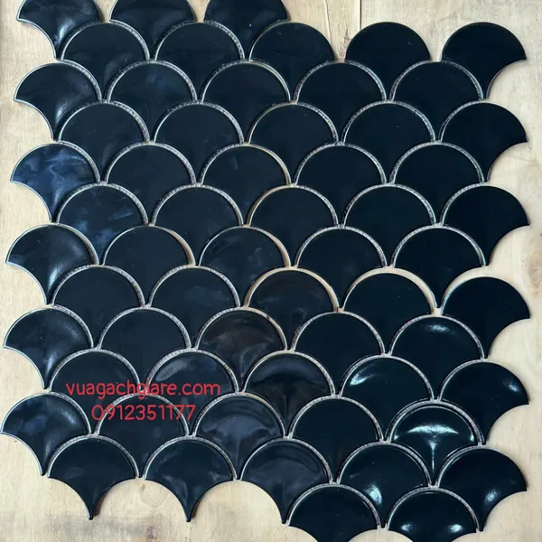 Gạch Mosaic Thuỷ Tinh Vỉ 30x30 vảy cá màu xanh đen