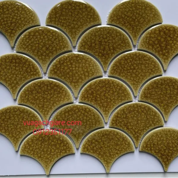 Gạch Mosaic Thuỷ Tinh Vỉ 30x30 vảy cá màu vàng men rạn
