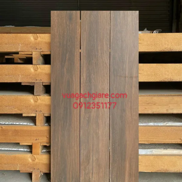 Gạch Vân Gỗ 195x1200 Ấn Độ màu nâu đỏ
