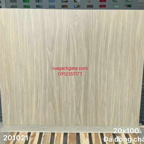 Gạch Vân Gỗ 20x100 Ốp Lát Giá Rẻ nâu nhạt 201021