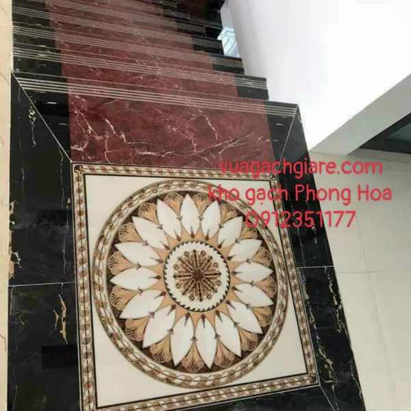 Gạch Đá Chiếu Nghỉ Cầu Thang Khắc Kim 80x80 họa tiết bông hoa