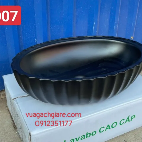 Chậu Lavabo Oval Giá Rẻ đen viền vàng