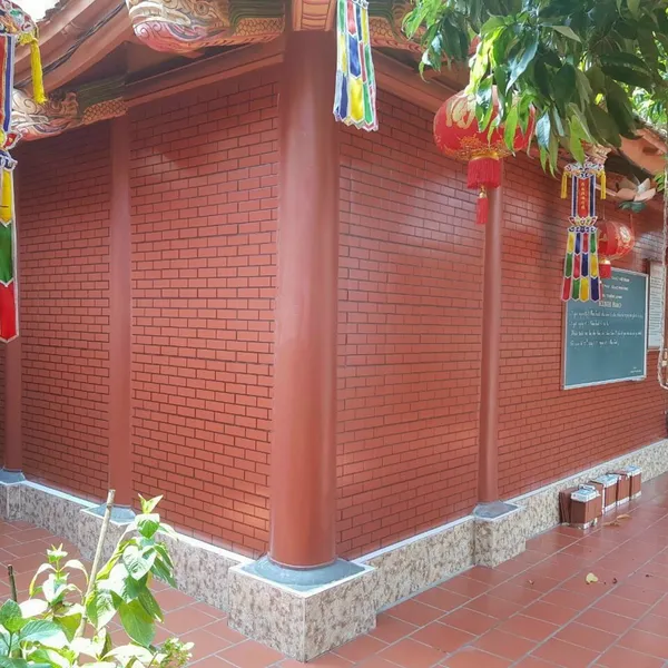 Gạch Men Ốp Dán Trang Trí 40x40 Takao màu đỏ TK1401