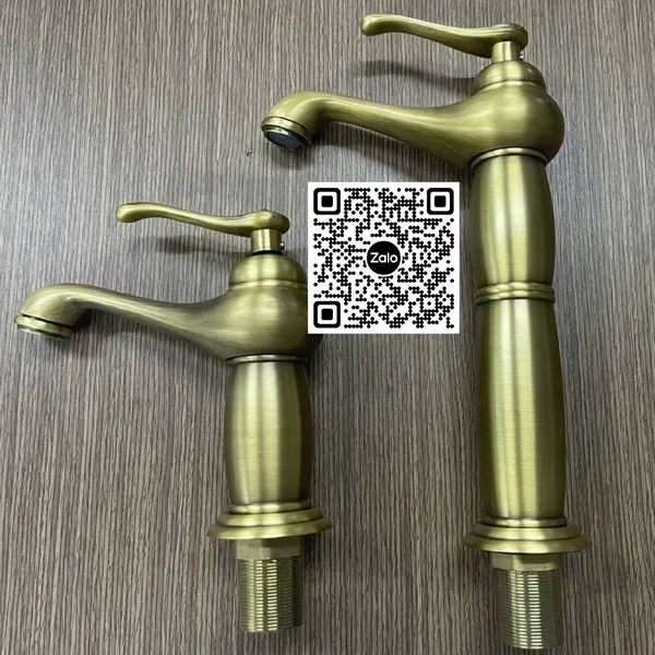 Vòi Lavabo Inox Giá Rẻ màu vàng