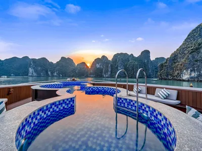 Khám Phá Di Sản Kỳ Vĩ Cùng Du Thuyền Symphony Hạ Long
