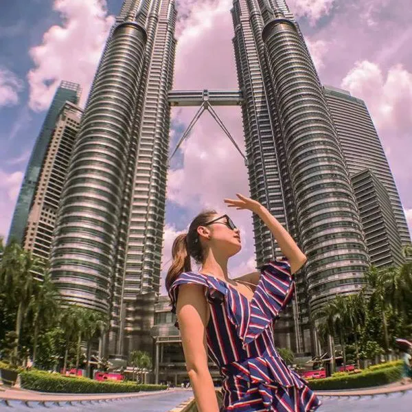 𝑯𝑨̀ 𝑵𝑶̣̂𝑰 – 𝑺𝑰𝑵𝑮𝑨𝑷𝑶𝑹𝑬 - 𝑫𝑼 𝑻𝑯𝑼𝒀𝑬̂̀𝑵 𝑮𝑬𝑵𝑻𝑰𝑵𝑮 𝑫𝑹𝑬𝑨𝑴 – 𝑲𝑼𝑨𝑳𝑨 𝑳𝑼𝑴𝑷𝑼𝑹