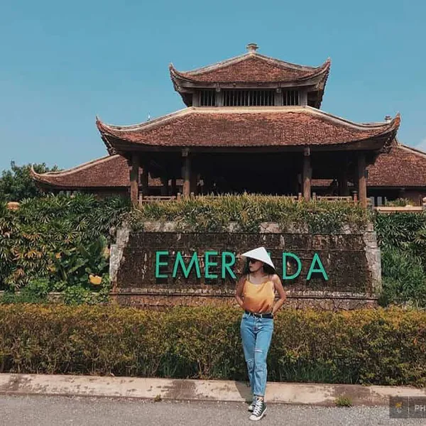 EMERALDA NINH BÌNH - BỂ BƠI 4 MÙA 