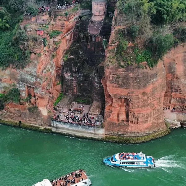 Du lịch Trung Quốc 6N5Đ: Khám phá “Thiên đường hạ giới" Cửu Trại Câu, gấu trúc “Quốc bảo" Trung Hoa