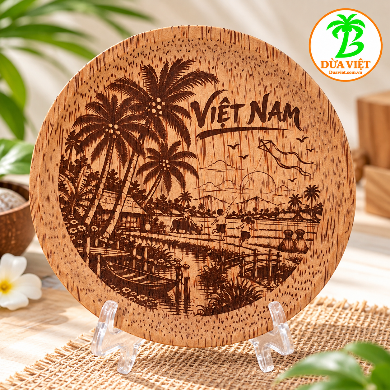 Dĩa tròn gỗ dừa khắc phong cảnh Việt nam