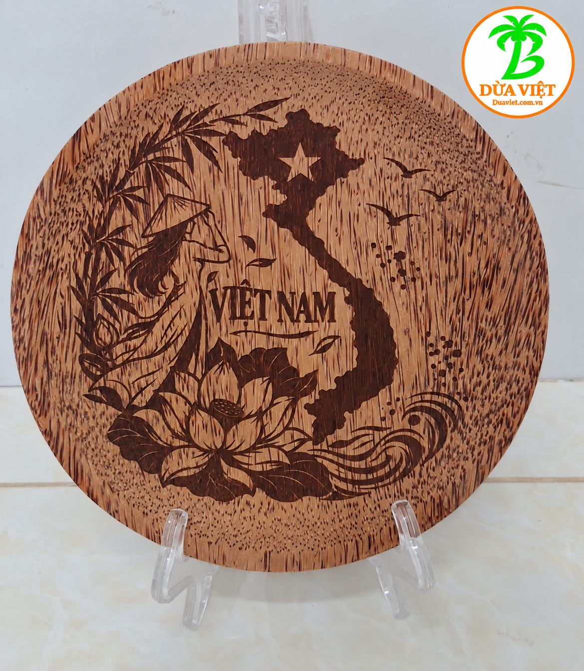 Dĩa tròn gỗ dừa khắc phong cảnh Việt nam