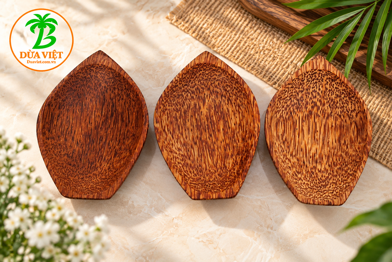 Dĩa gỗ dừa hình cánh hoa đựng gia vị