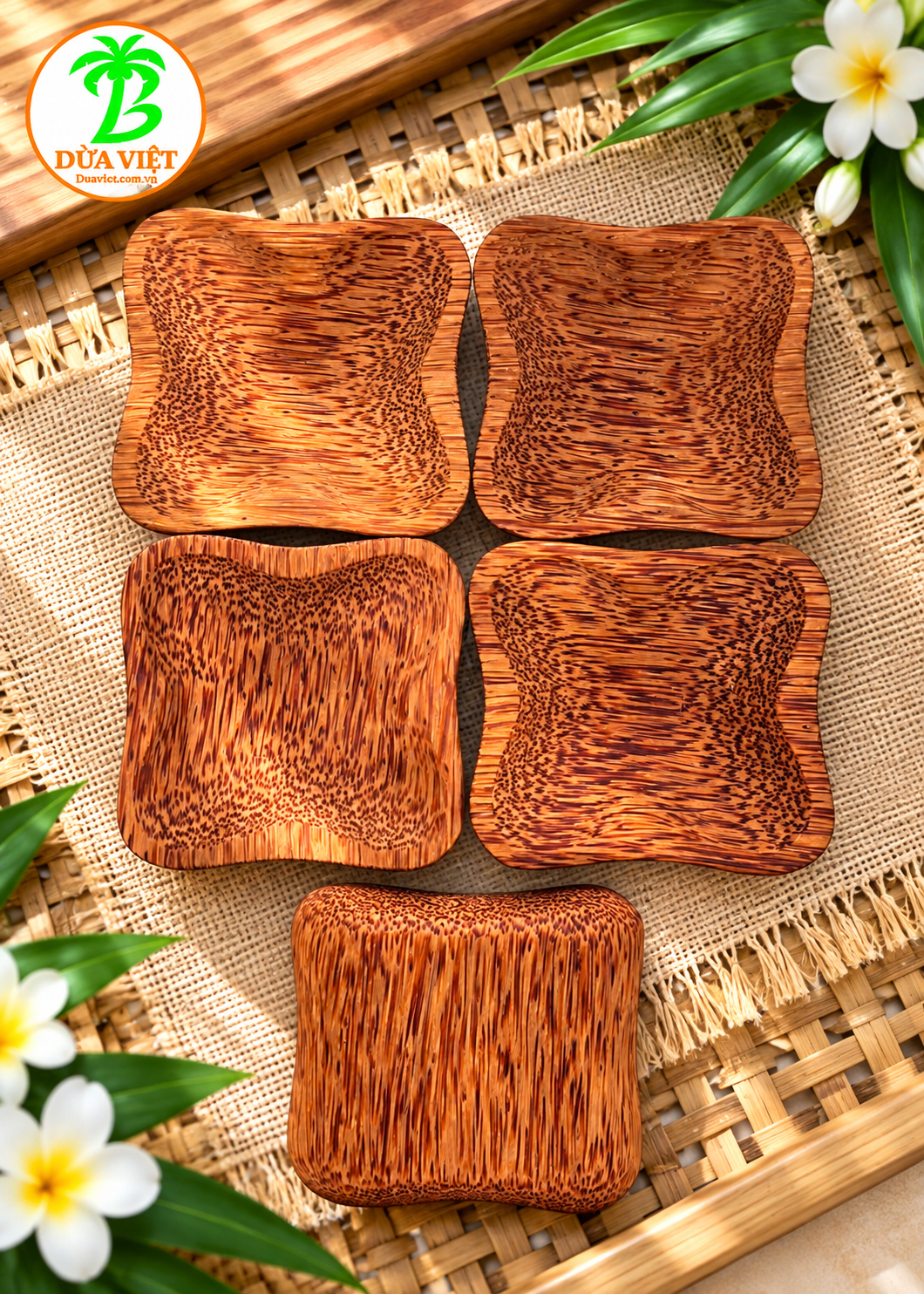 Dĩa gỗ dừa hình hoa 4 cánh