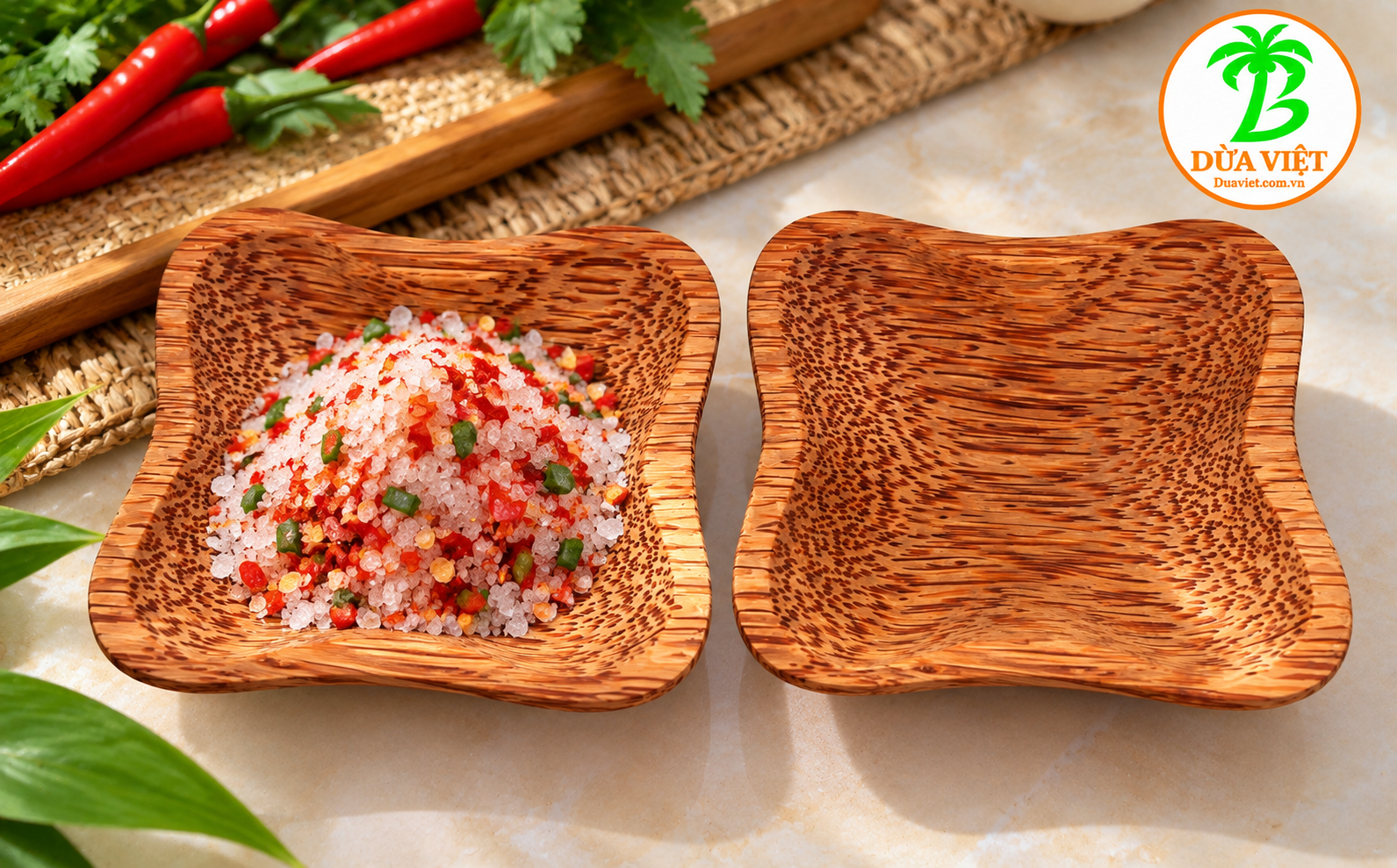 Dĩa gỗ dừa hình hoa 4 cánh