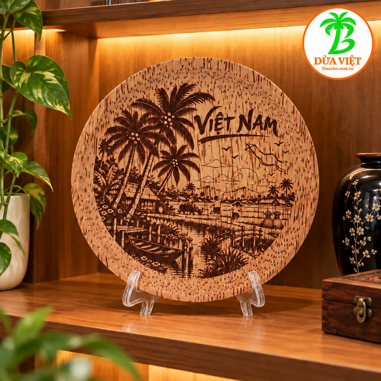 Dĩa tròn gỗ dừa khắc phong cảnh Việt nam